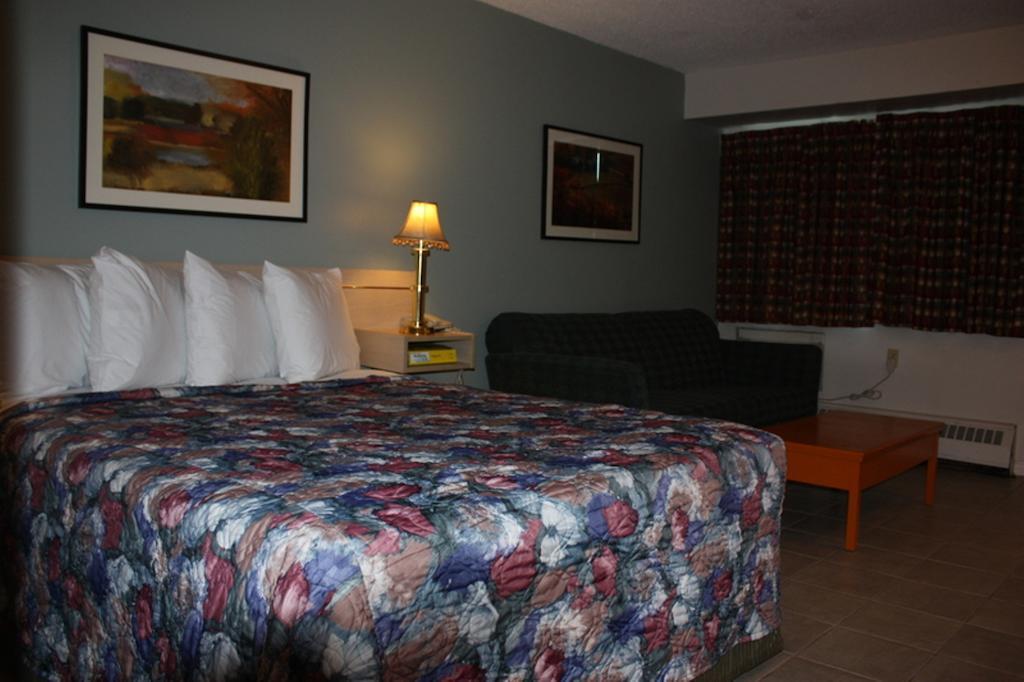 Northwoods Inn & Suites Saskatoon Dış mekan fotoğraf